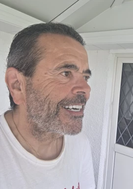 English men looking for love